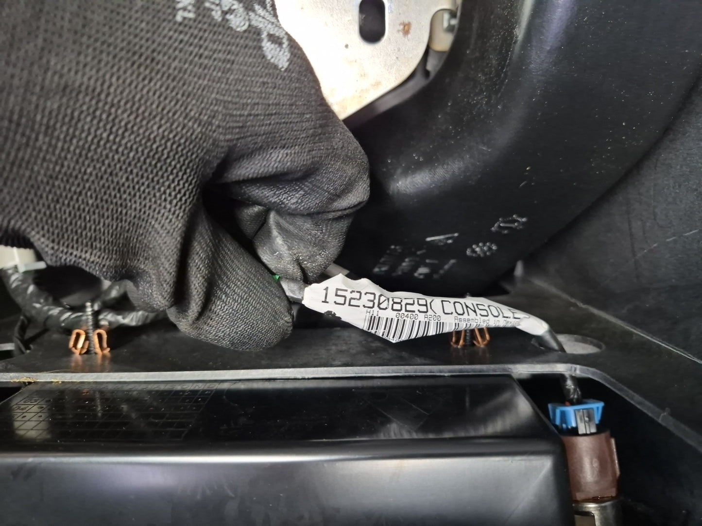 2003-2006 Hummer H2 Front Center Console Shifter Trim Cover Panel Assembly