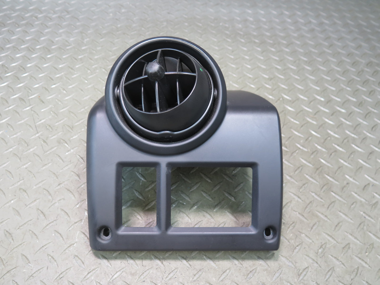 2003-2007 Hummer H2 Dash Front Left Trim Panel w A/C Air Vent 15189808
