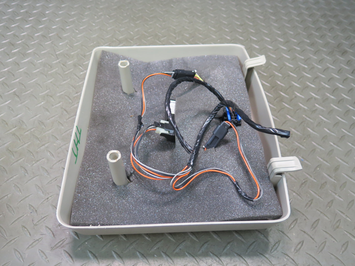 2003-2007 Hummer H2 Overhead Console Dome Reading Interior Light w Homelink