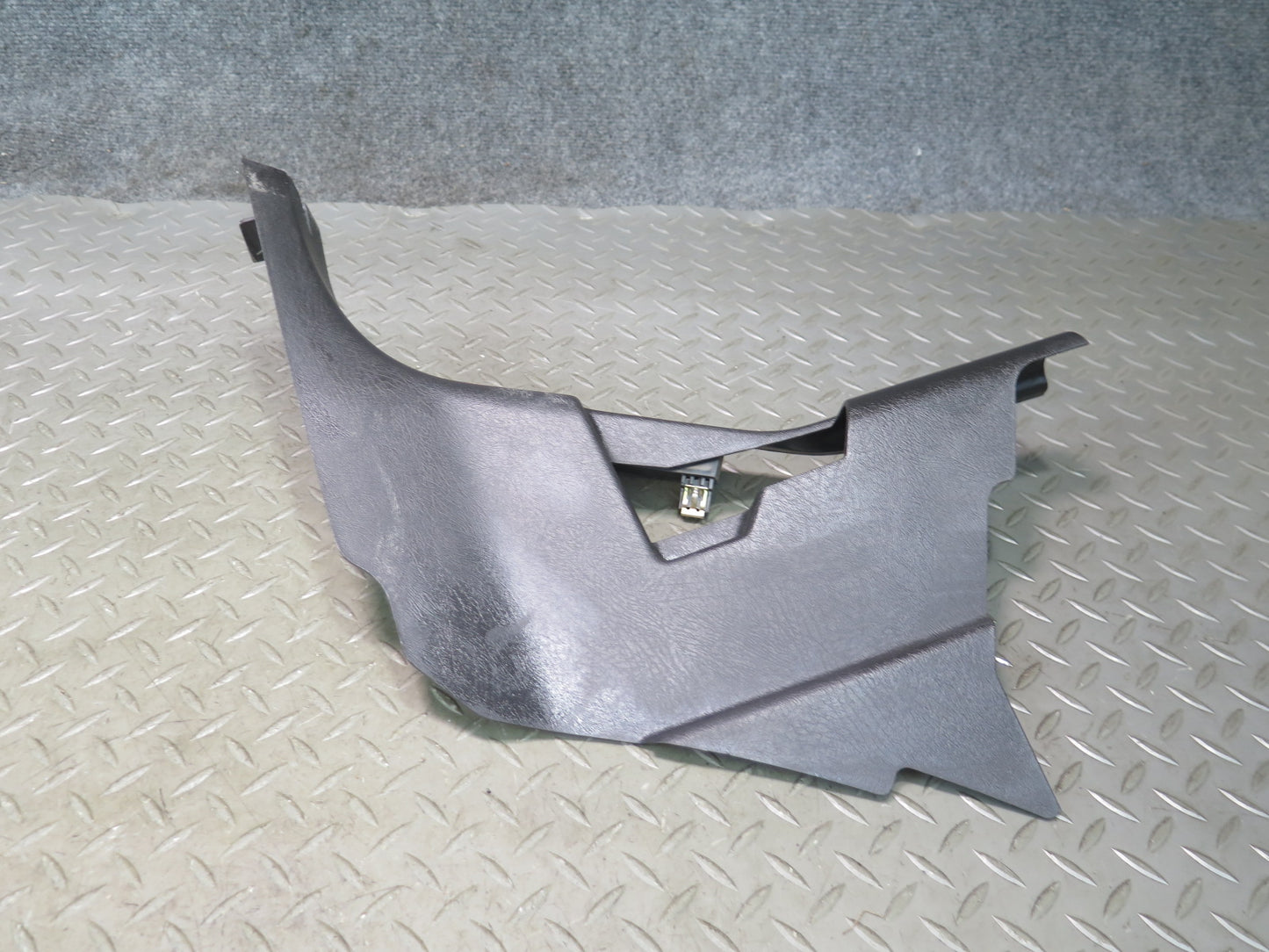 2003-2009 Hummer H2 Front Left & Right Lower Kick Trim Cover Panel Set of 2