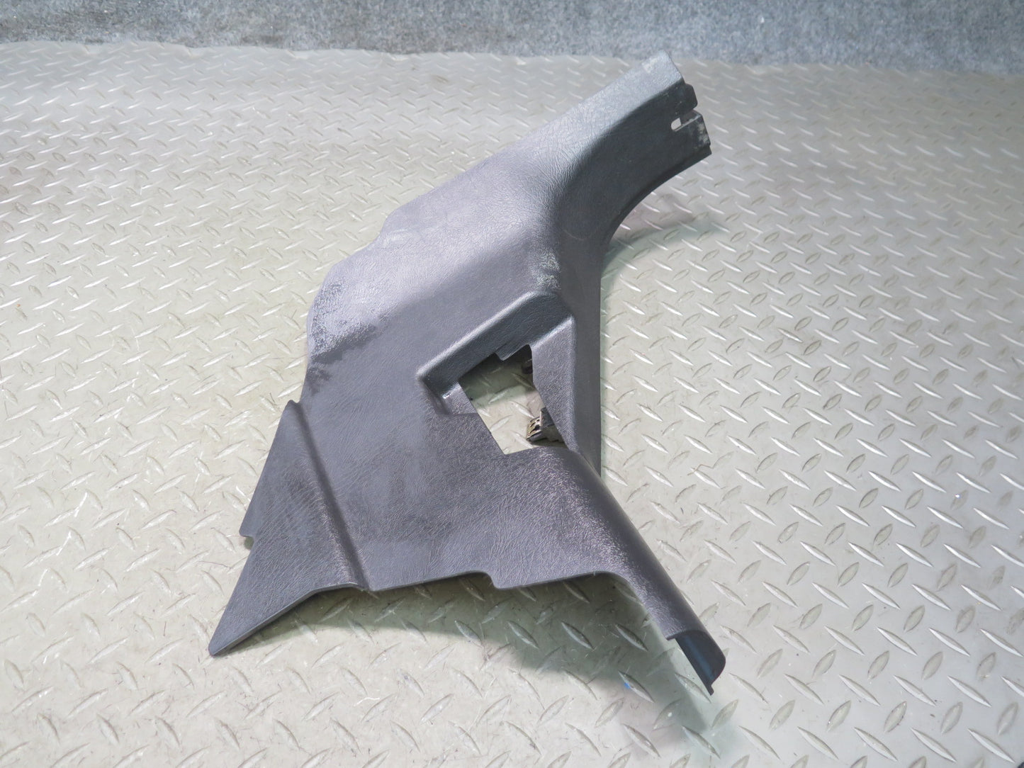 2003-2009 Hummer H2 Front Left & Right Lower Kick Trim Cover Panel Set of 2