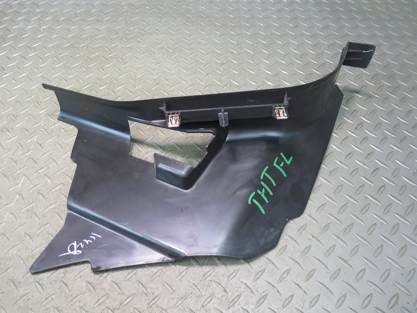 2003-2009 Hummer H2 Front Left & Right Lower Kick Trim Cover Panel Set of 2