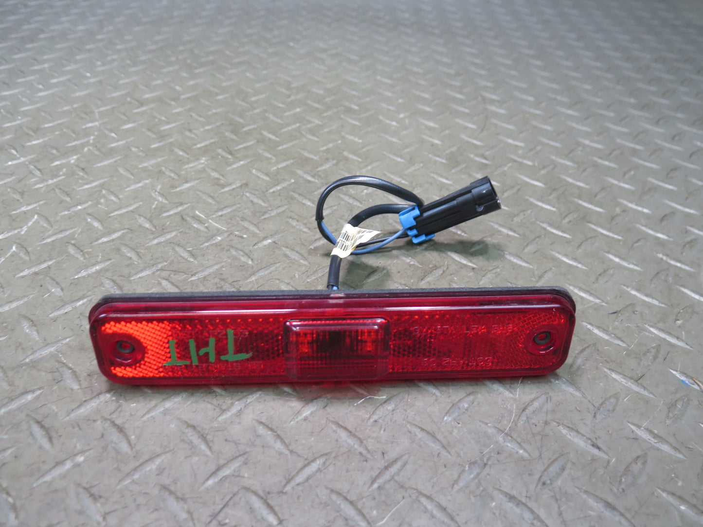 2003-2009 Hummer H2 Rear Left & Right Side Marker Light Lamp Set of 2