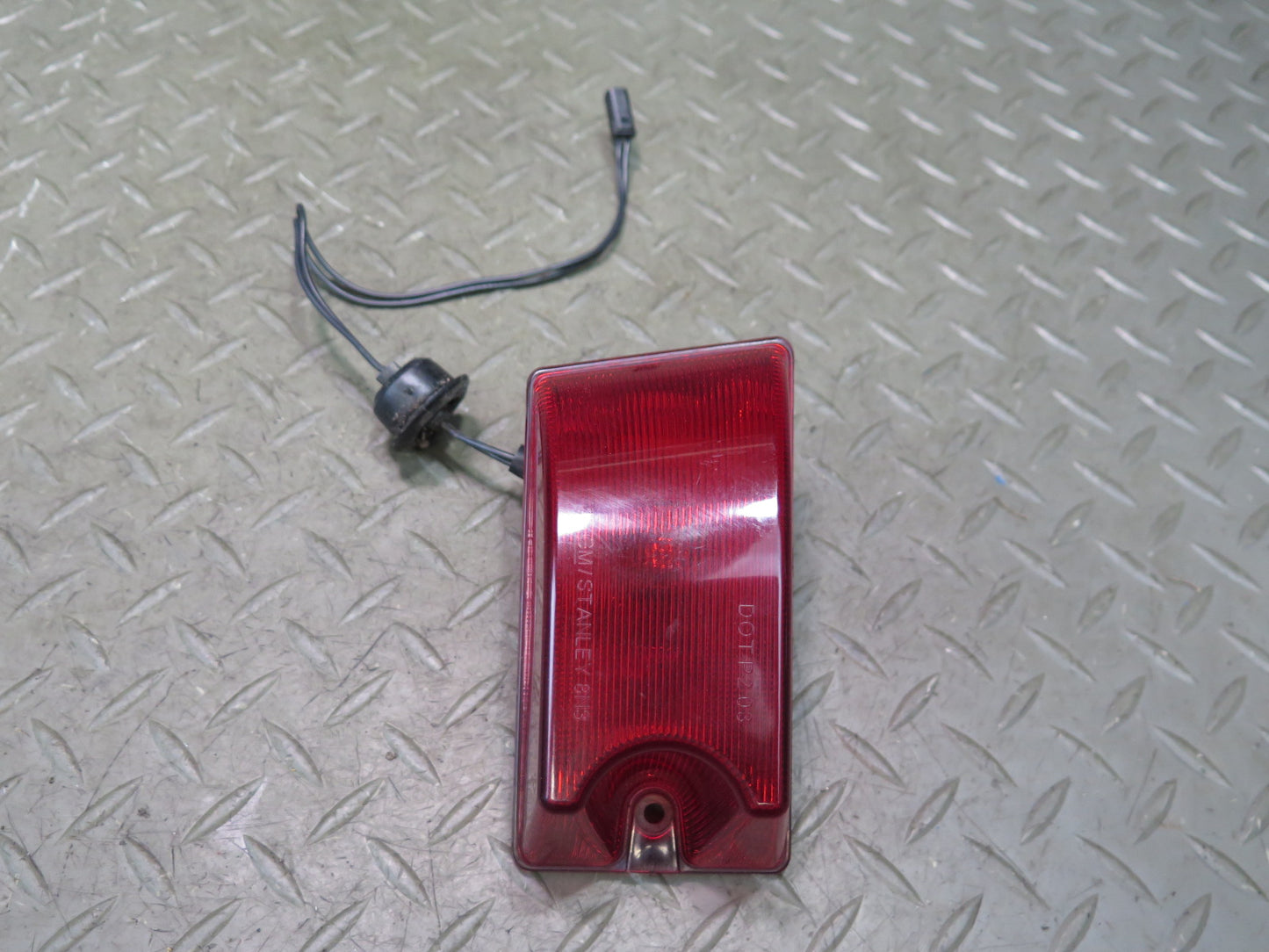 2003-2009 Hummer H2 Rear Left & Right Roof Clearance Marker Light Lamp Set of 2