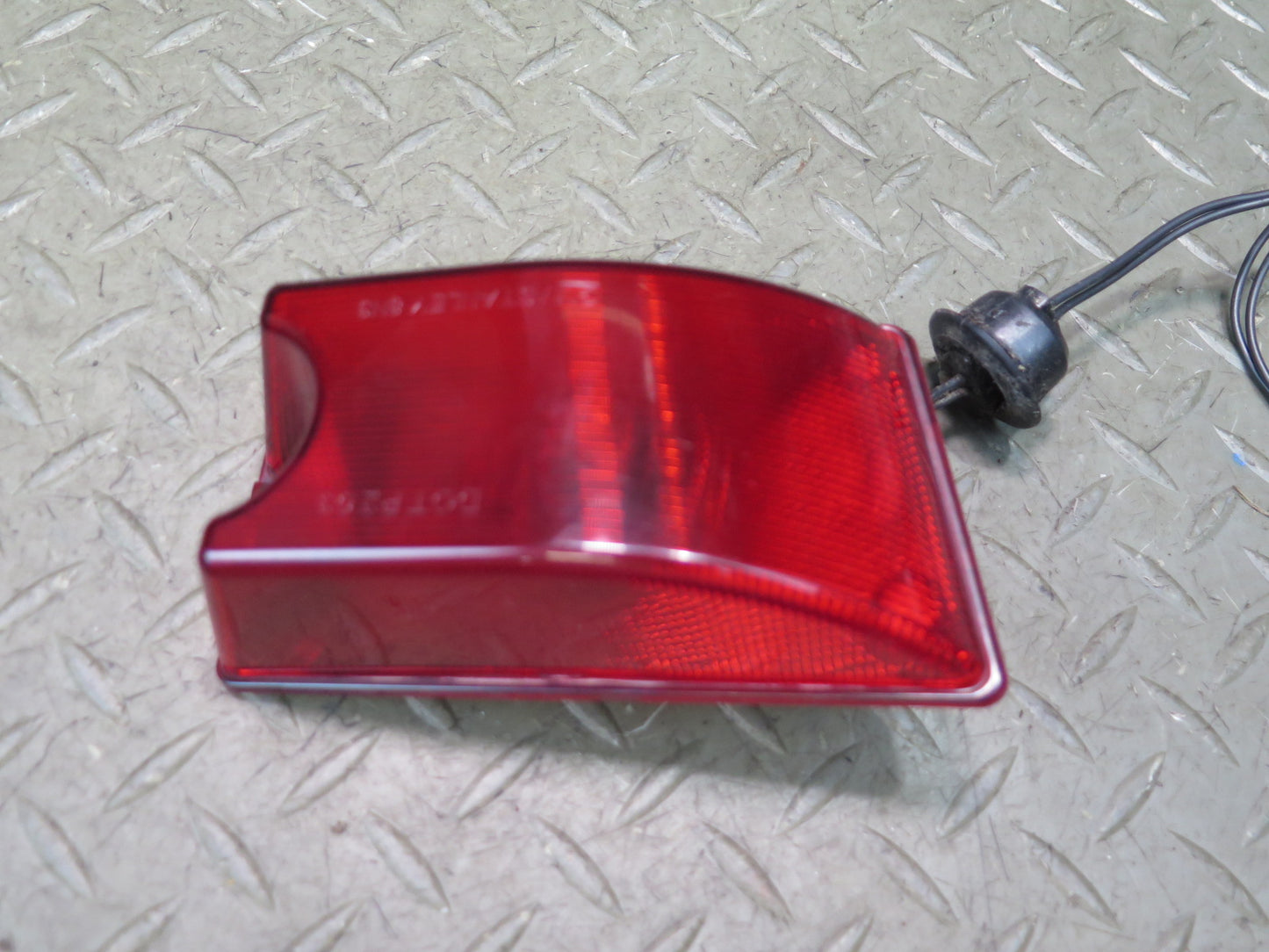 2003-2009 Hummer H2 Rear Left & Right Roof Clearance Marker Light Lamp Set of 2