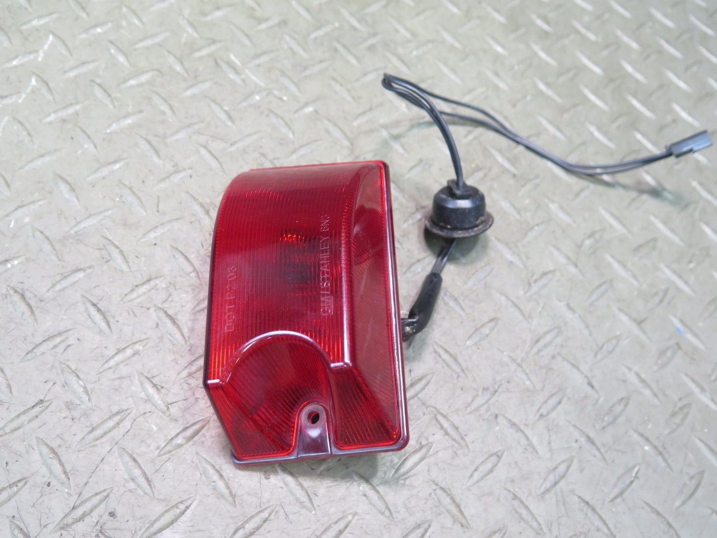 2003-2009 Hummer H2 Rear Left & Right Roof Clearance Marker Light Lamp Set of 2