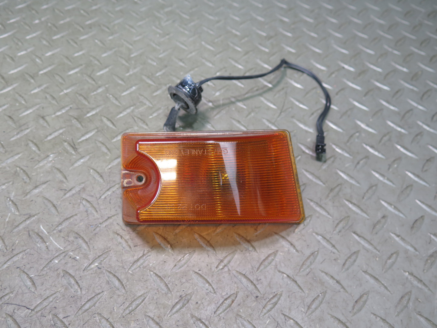2003-2009 Hummer H2 Front Left & Right Roof Clearance Marker Light Lamp Set of 2