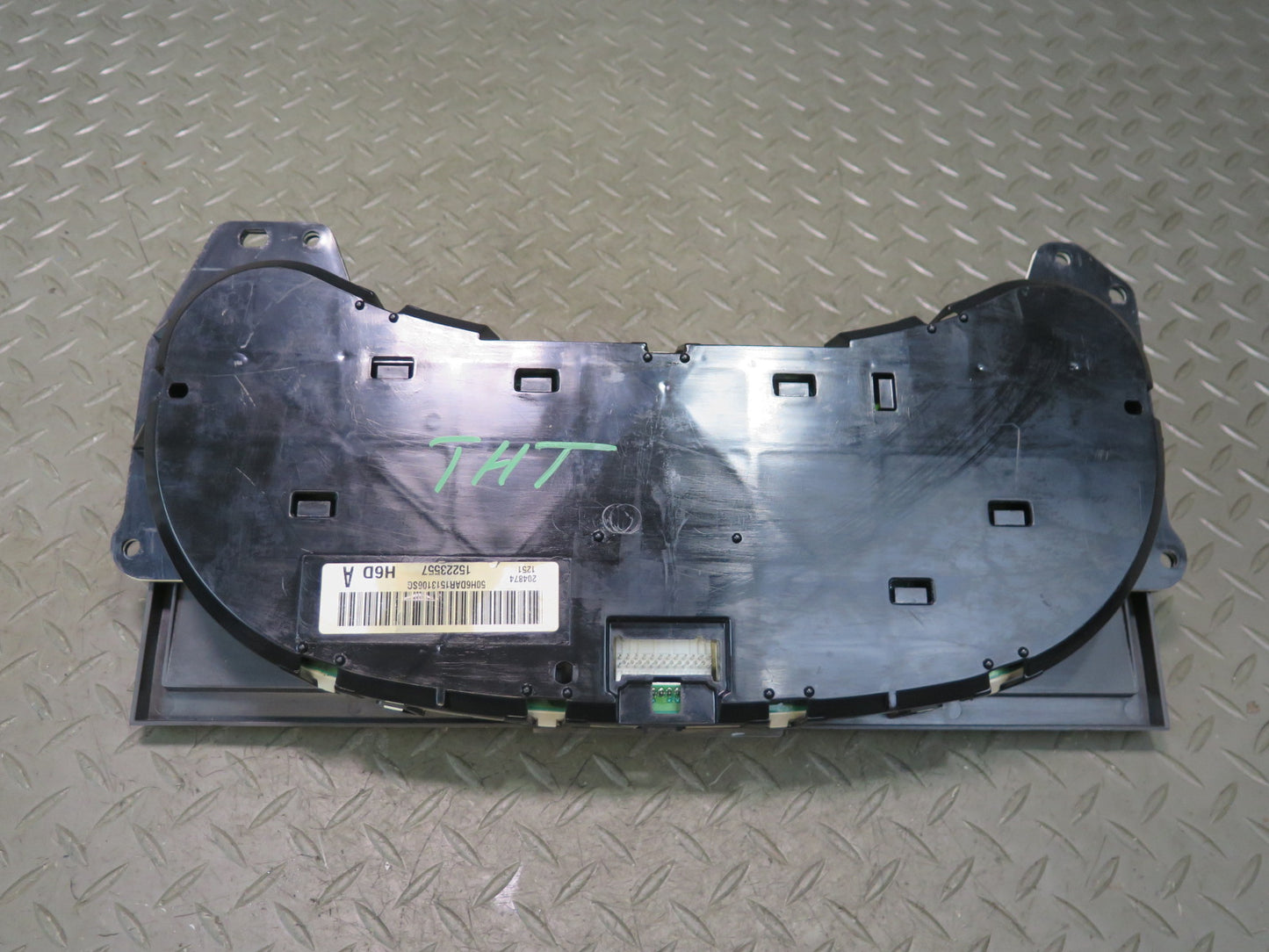 2005 Hummer H2 Instrument Cluster Gauge Speedometer 15223557