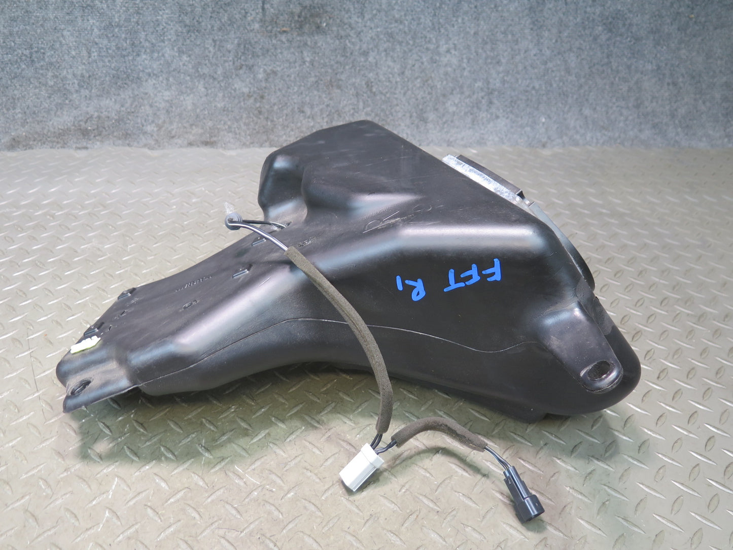 02-05 Ford Thunderbird Set of 2 Rear Left & Right Subwoofer Speaker Box OEM