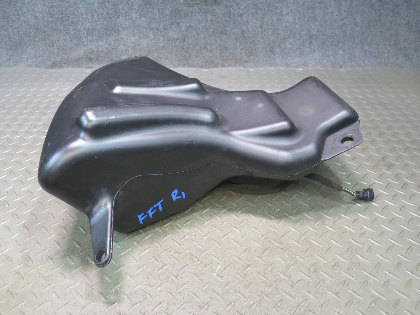 02-05 Ford Thunderbird Set of 2 Rear Left & Right Subwoofer Speaker Box OEM