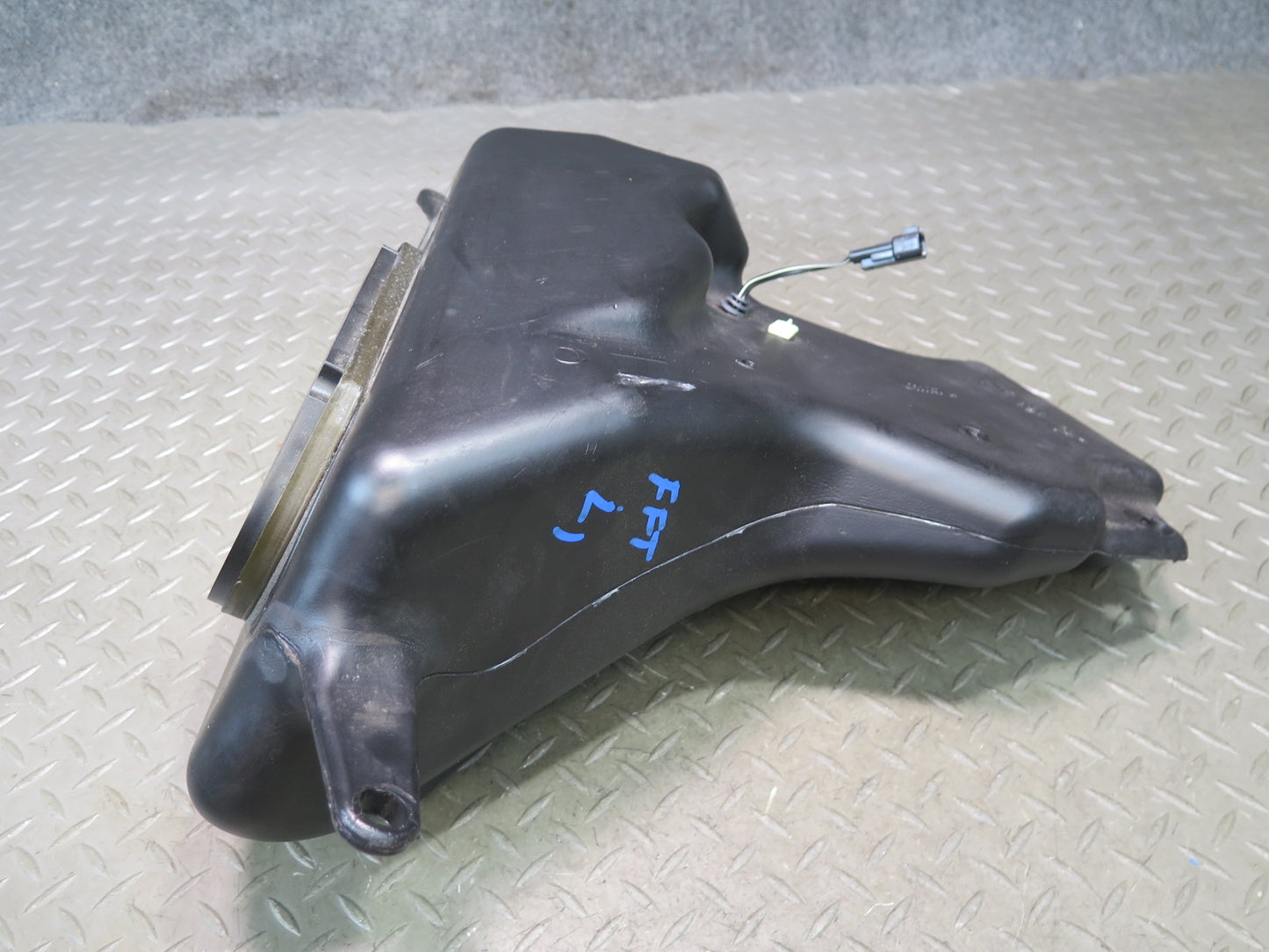 02-05 Ford Thunderbird Set of 2 Rear Left & Right Subwoofer Speaker Box OEM