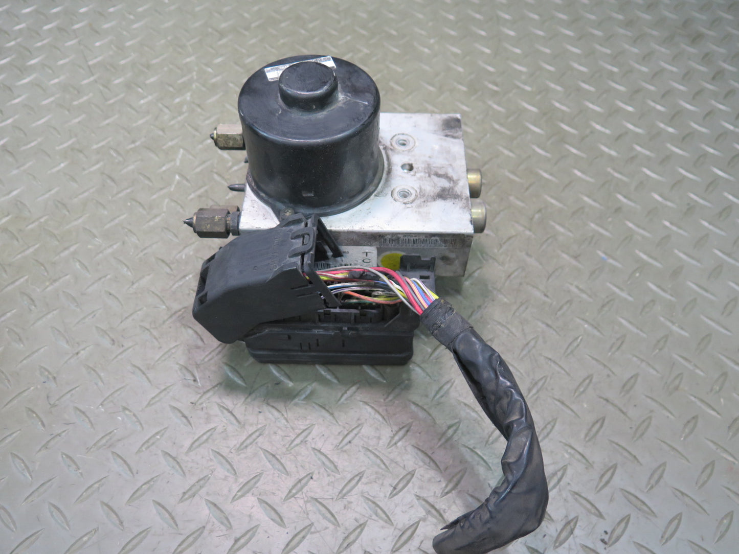 02-05 Ford Thunderbird Anti Lock Brake ABS Pump Module 3W4T-2C219-BE OEM