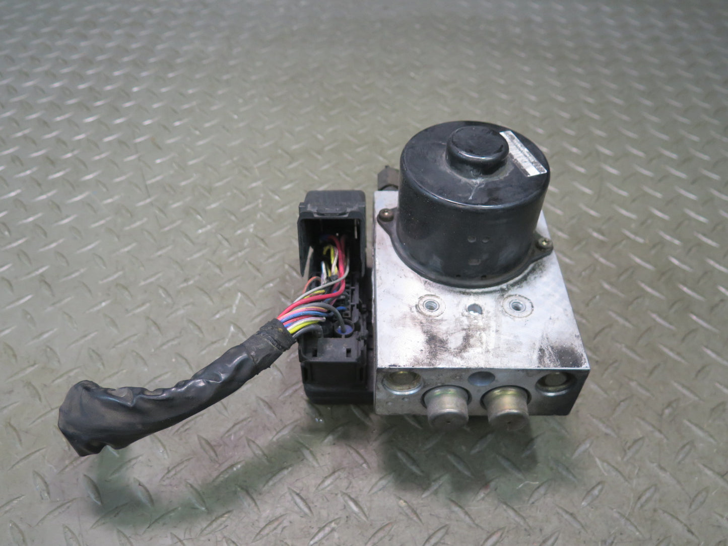 02-05 Ford Thunderbird Anti Lock Brake ABS Pump Module 3W4T-2C219-BE OEM