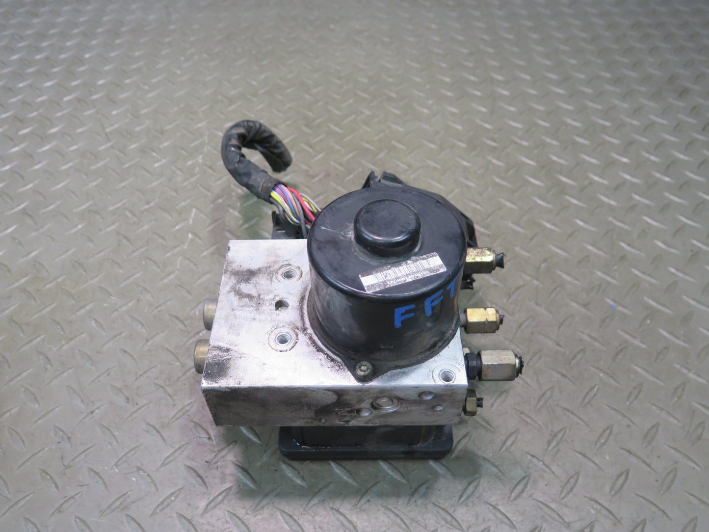 02-05 Ford Thunderbird Anti Lock Brake ABS Pump Module 3W4T-2C219-BE OEM