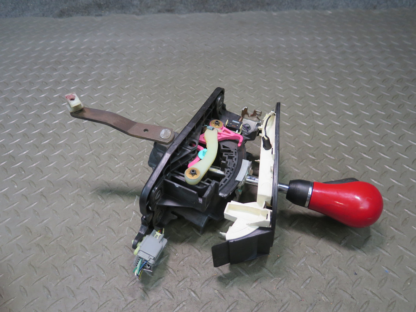 02-05 Ford Thunderbird A/T Automatic Transmission Shifter Assembly OEM