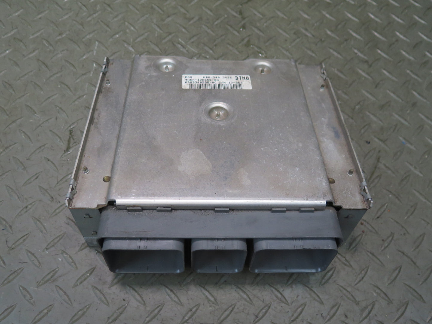 2004 Ford Thunderbird 3.9L AJ35 ECM ECU Engine Control Module 4W6A-12A650-DA OEM