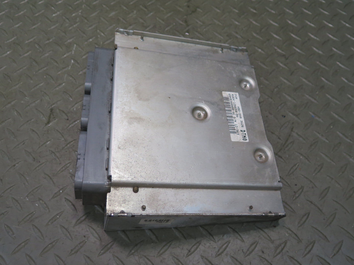 2004 Ford Thunderbird 3.9L AJ35 ECM ECU Engine Control Module 4W6A-12A650-DA OEM