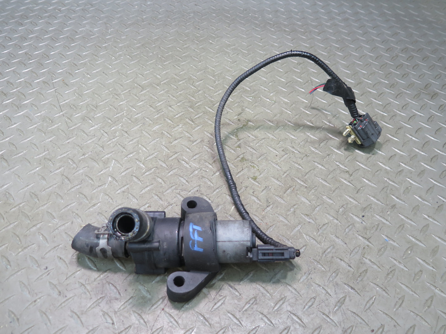 02-05 Ford Thunderbird Auxiliary AUX Coolant Water Pump 0392020071 OEM