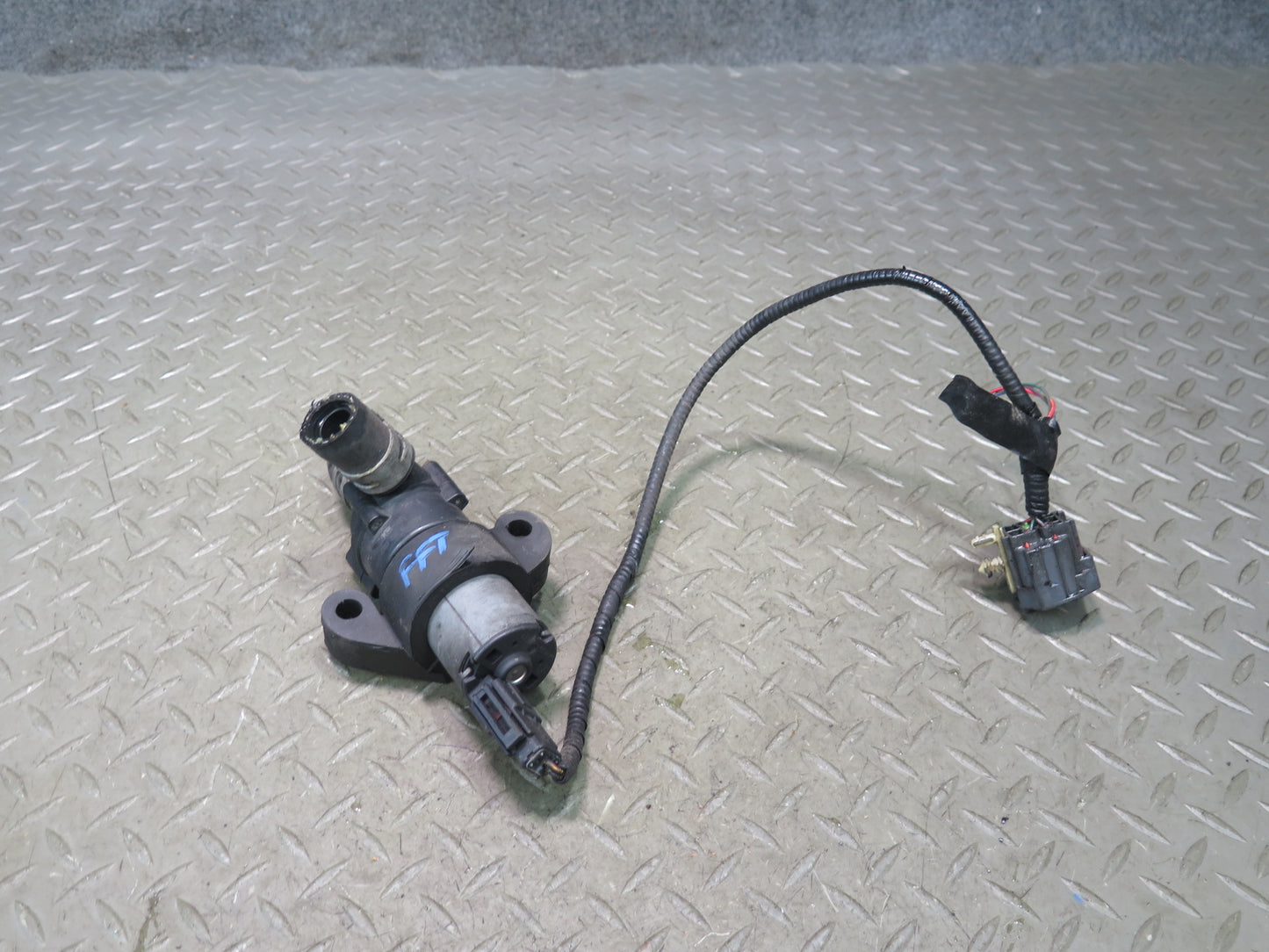02-05 Ford Thunderbird Auxiliary AUX Coolant Water Pump 0392020071 OEM