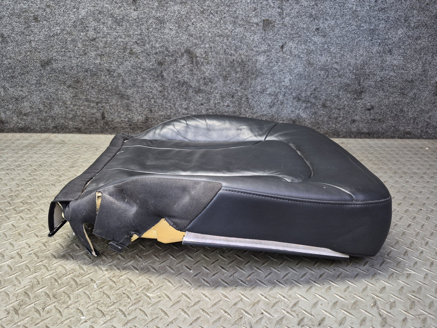 07-15 Audi 4L Q7 Front Left Seat Lower Leather Cushion Black OEM