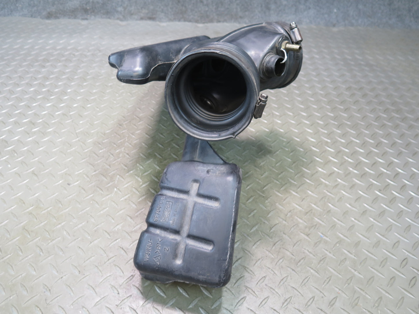 02-05 Ford Thunderbird Air Intake Cleaner Filter Box Resonator Duct Pipe OEM