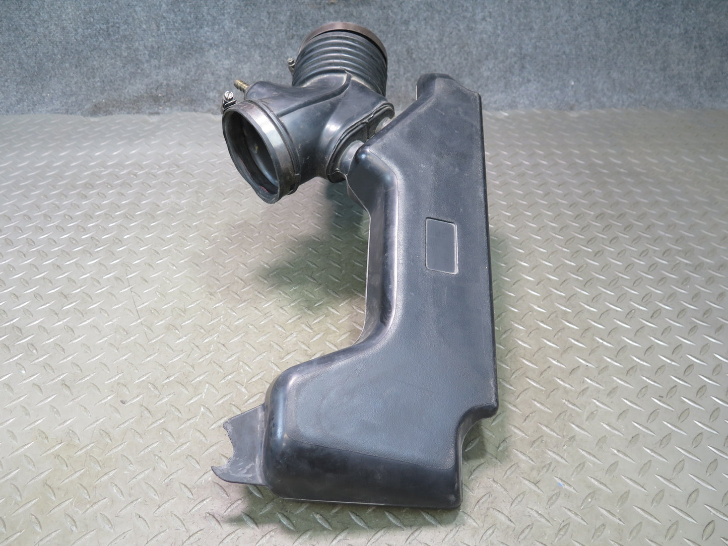 02-05 Ford Thunderbird Air Intake Cleaner Filter Box Resonator Duct Pipe OEM