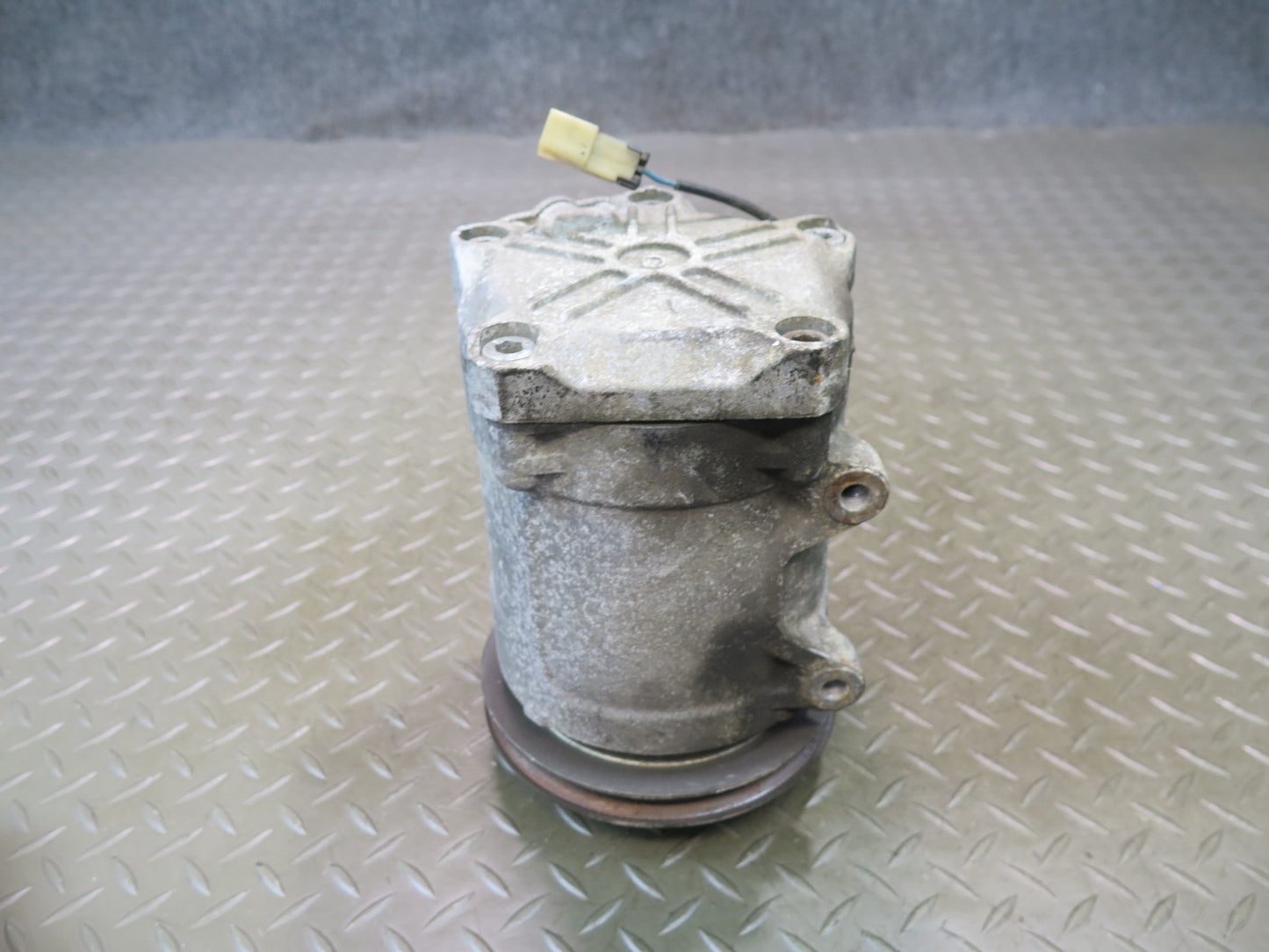 02-05 Ford Thunderbird A/C Air Condition Compressor OEM