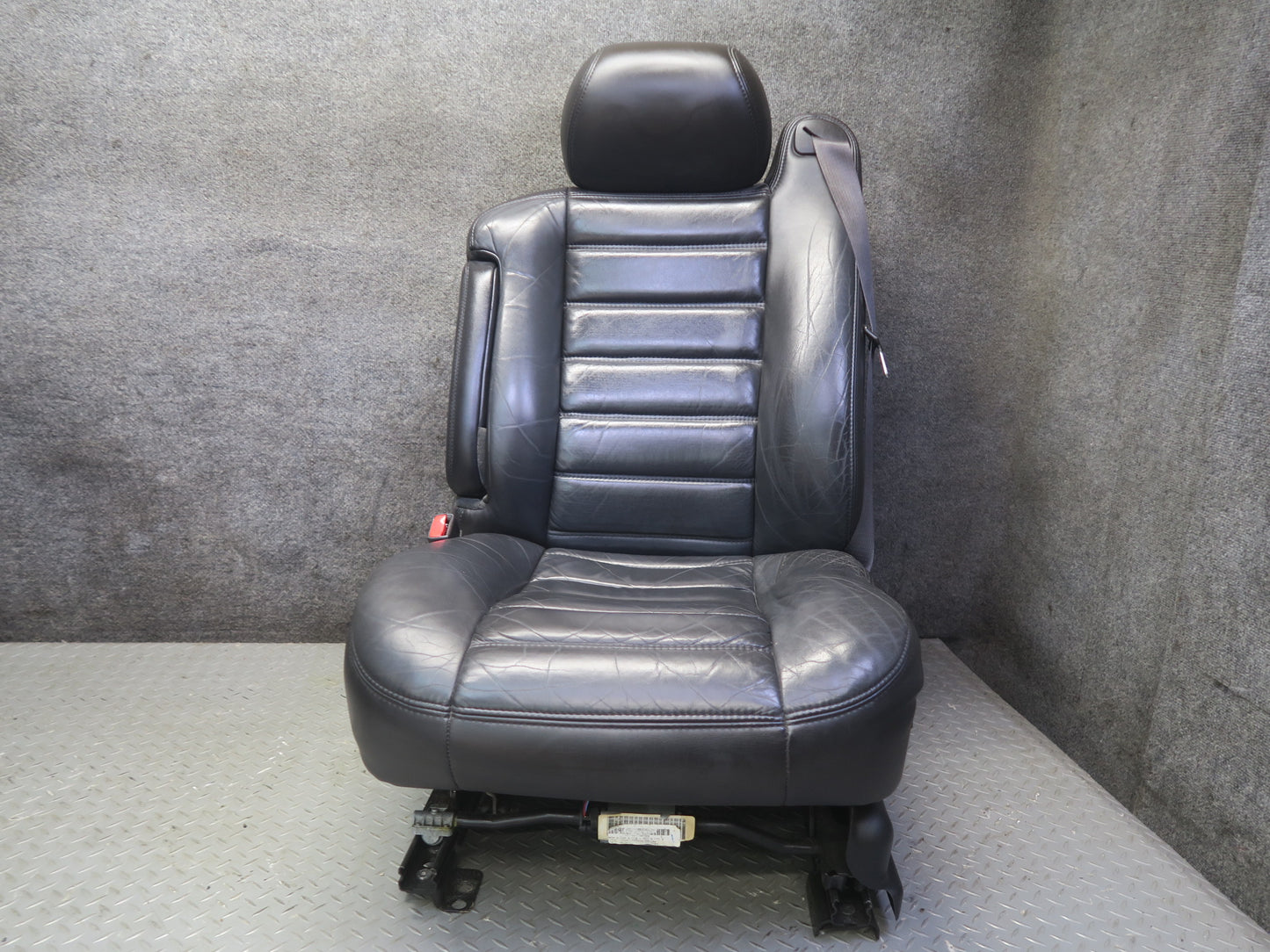 2005-2007 Hummer H2 Front Left & Right Leather Seat Black Set of 2