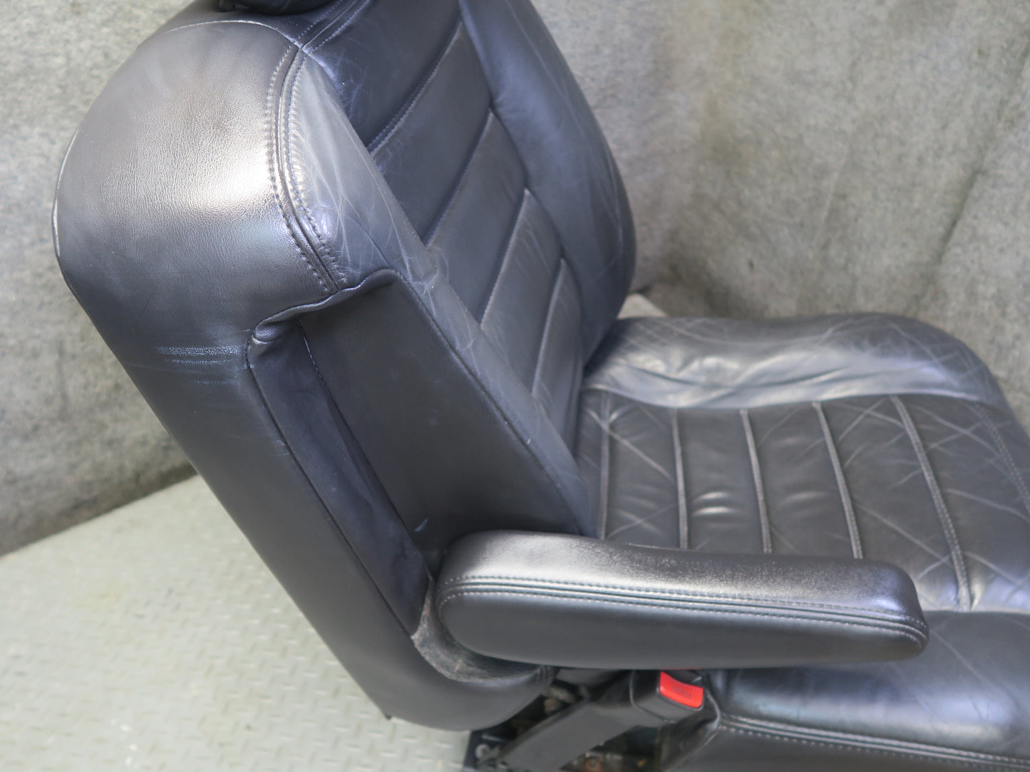 2005-2007 Hummer H2 Front Left & Right Leather Seat Black Set of 2