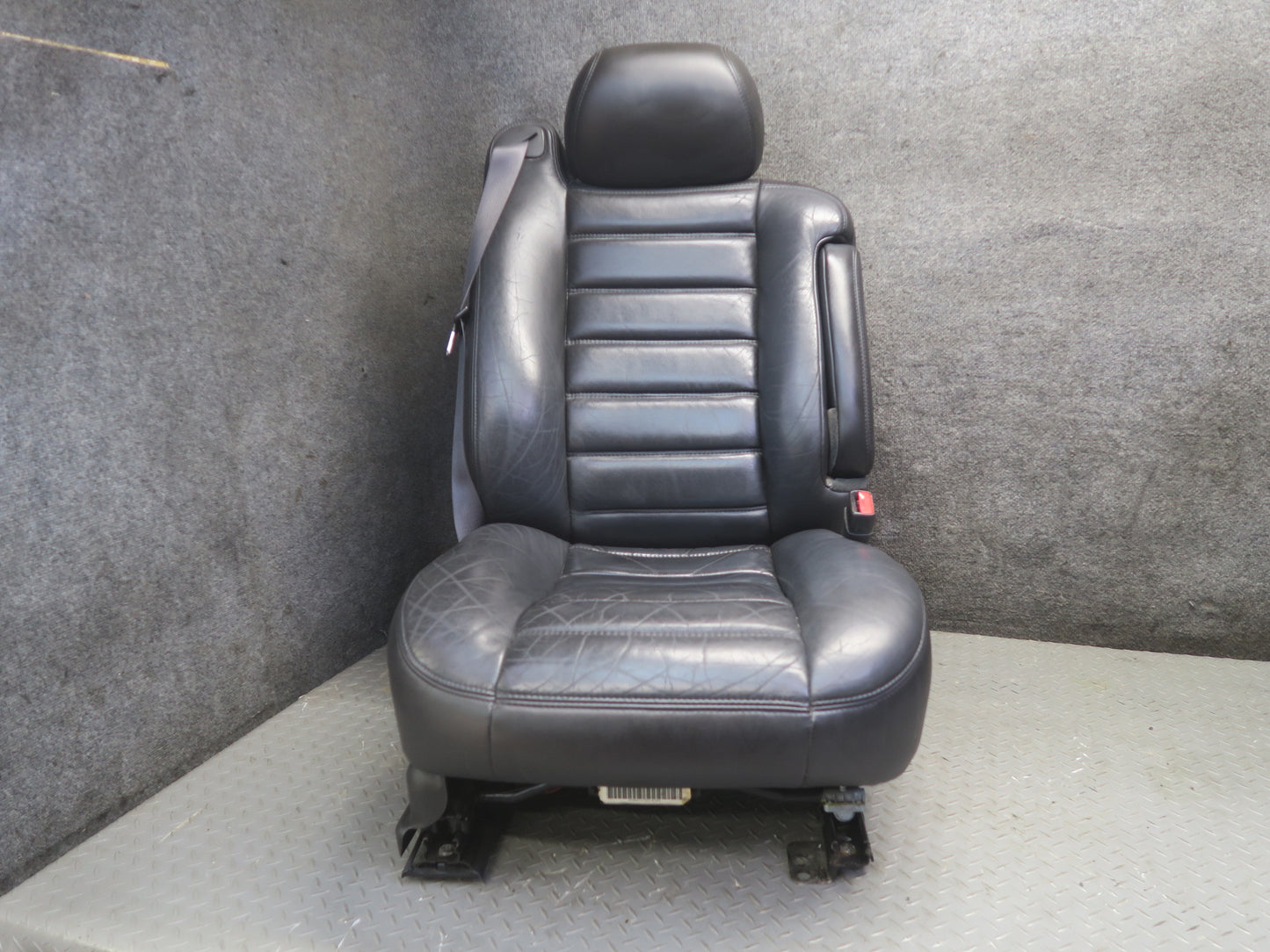 2005-2007 Hummer H2 Front Left & Right Leather Seat Black Set of 2