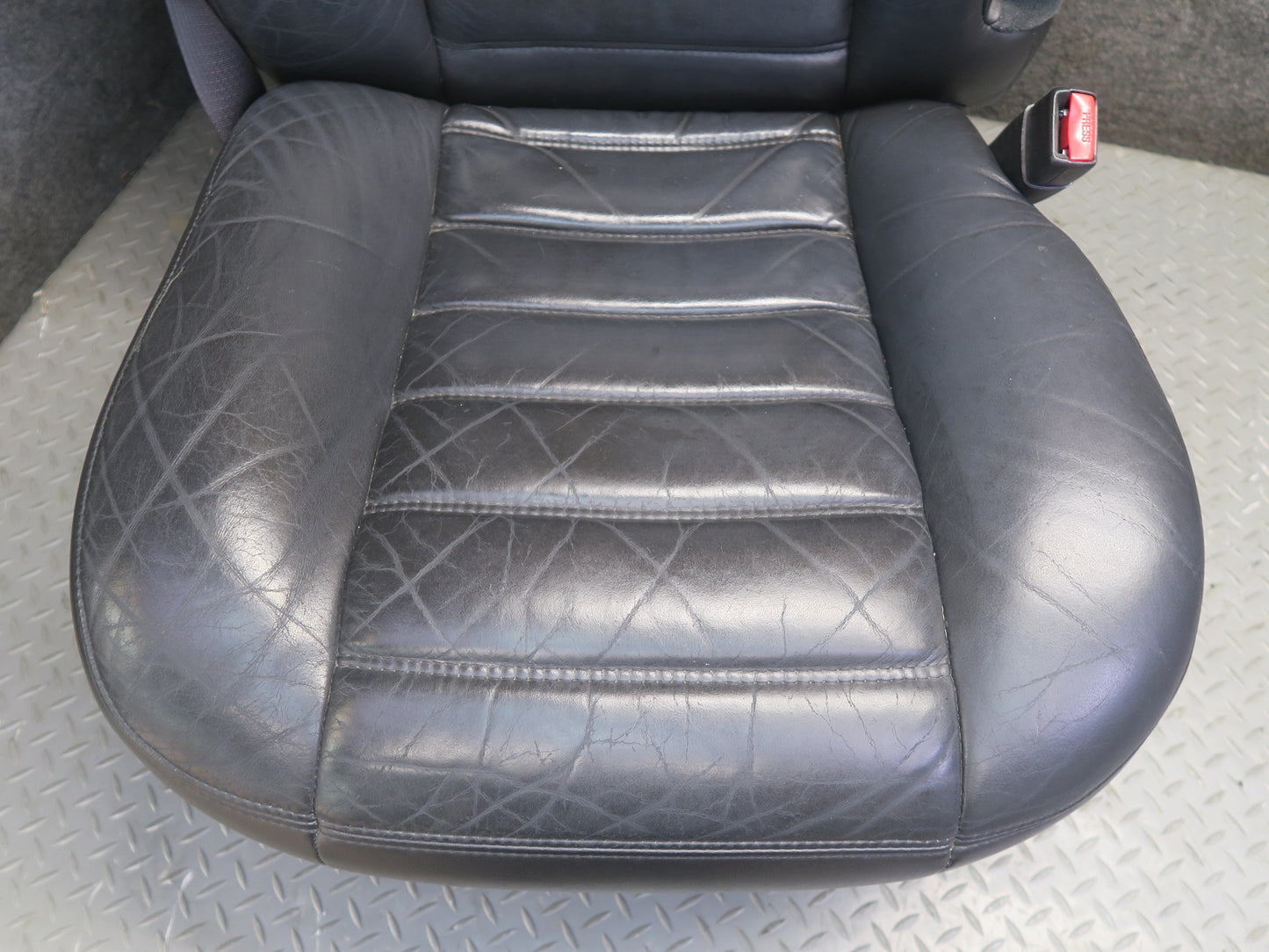 2005-2007 Hummer H2 Front Left & Right Leather Seat Black Set of 2