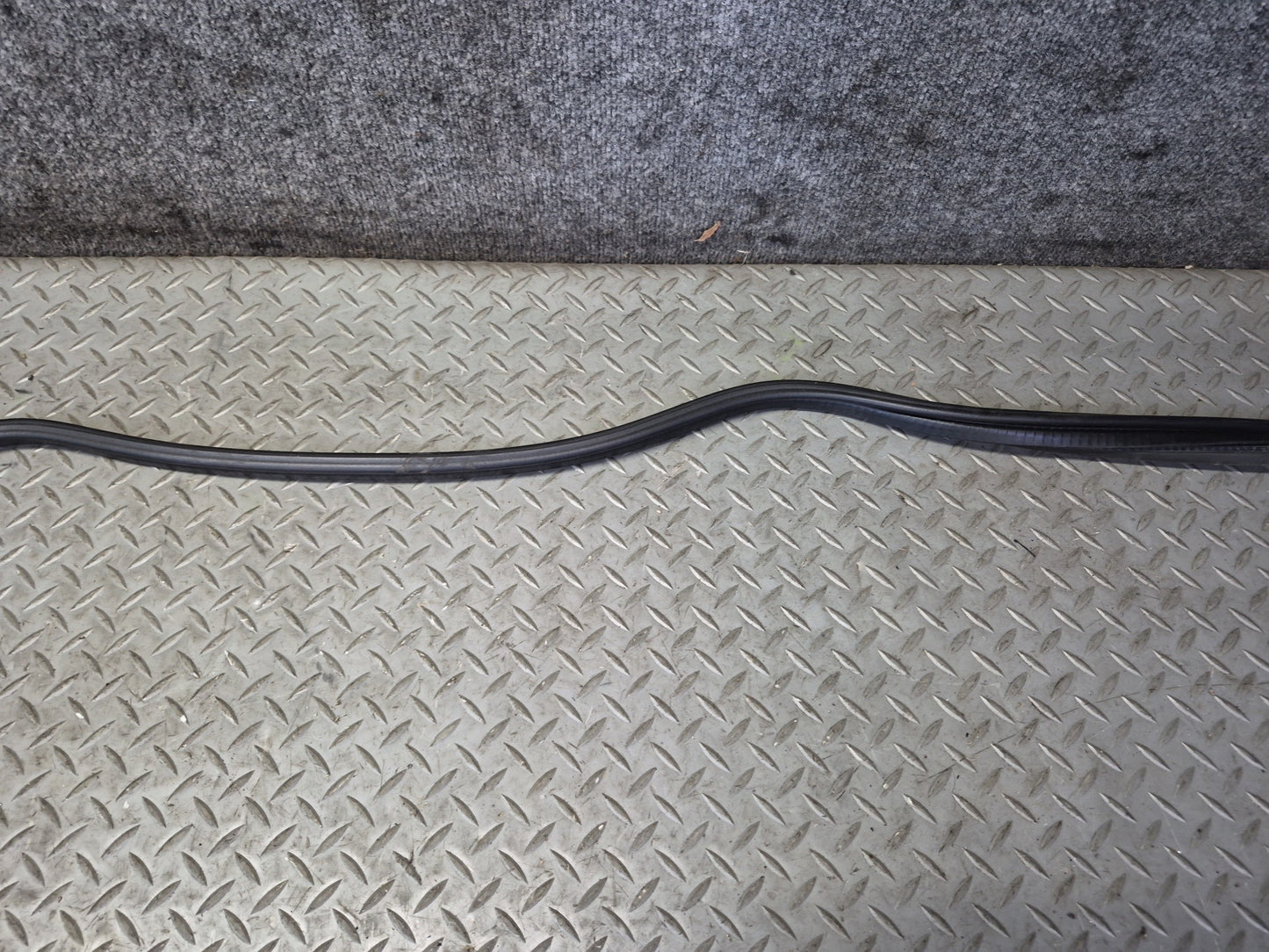 84-86 Nissan Z31 300ZX 2+0 Set of 2 Door Weatherstrip Rubber Seal OEM