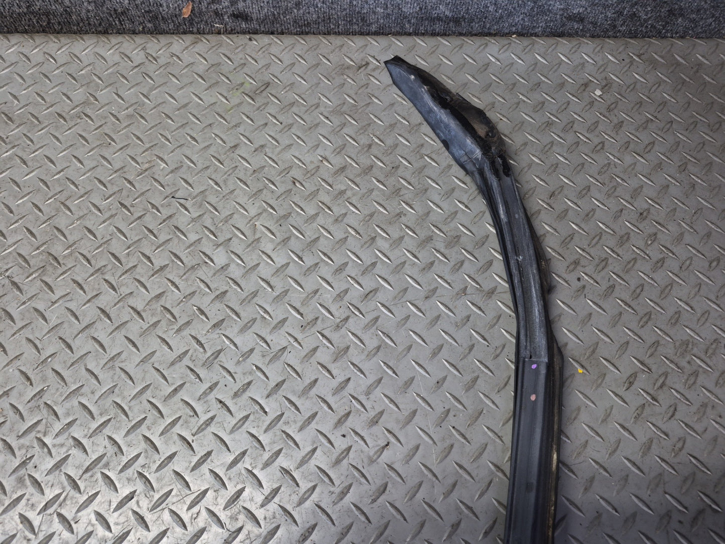 84-86 Nissan Z31 300ZX 2+0 Set of 2 Door Weatherstrip Rubber Seal OEM