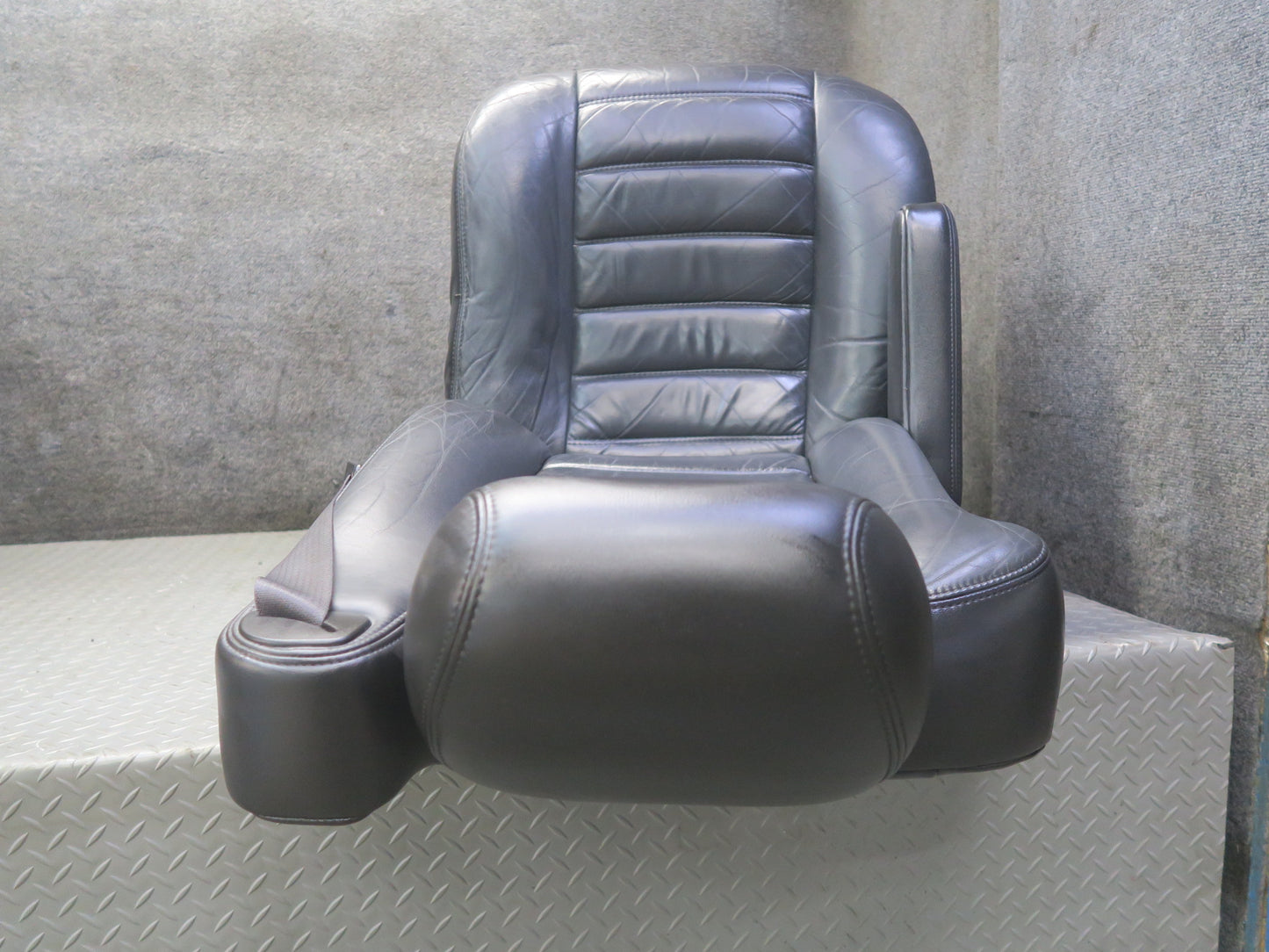 2005-2007 Hummer H2 Front Left & Right Leather Seat Black Set of 2