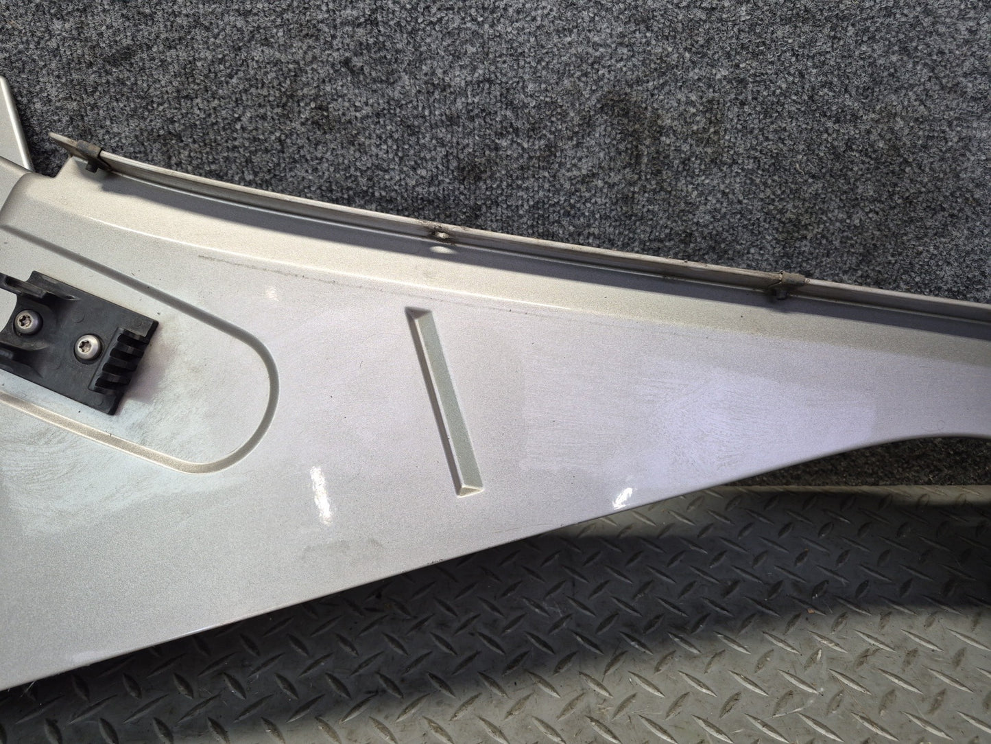 2003-2009 Hummer H2 Front Right Fender Shell Cover Panel Pewter Pearl 15062998