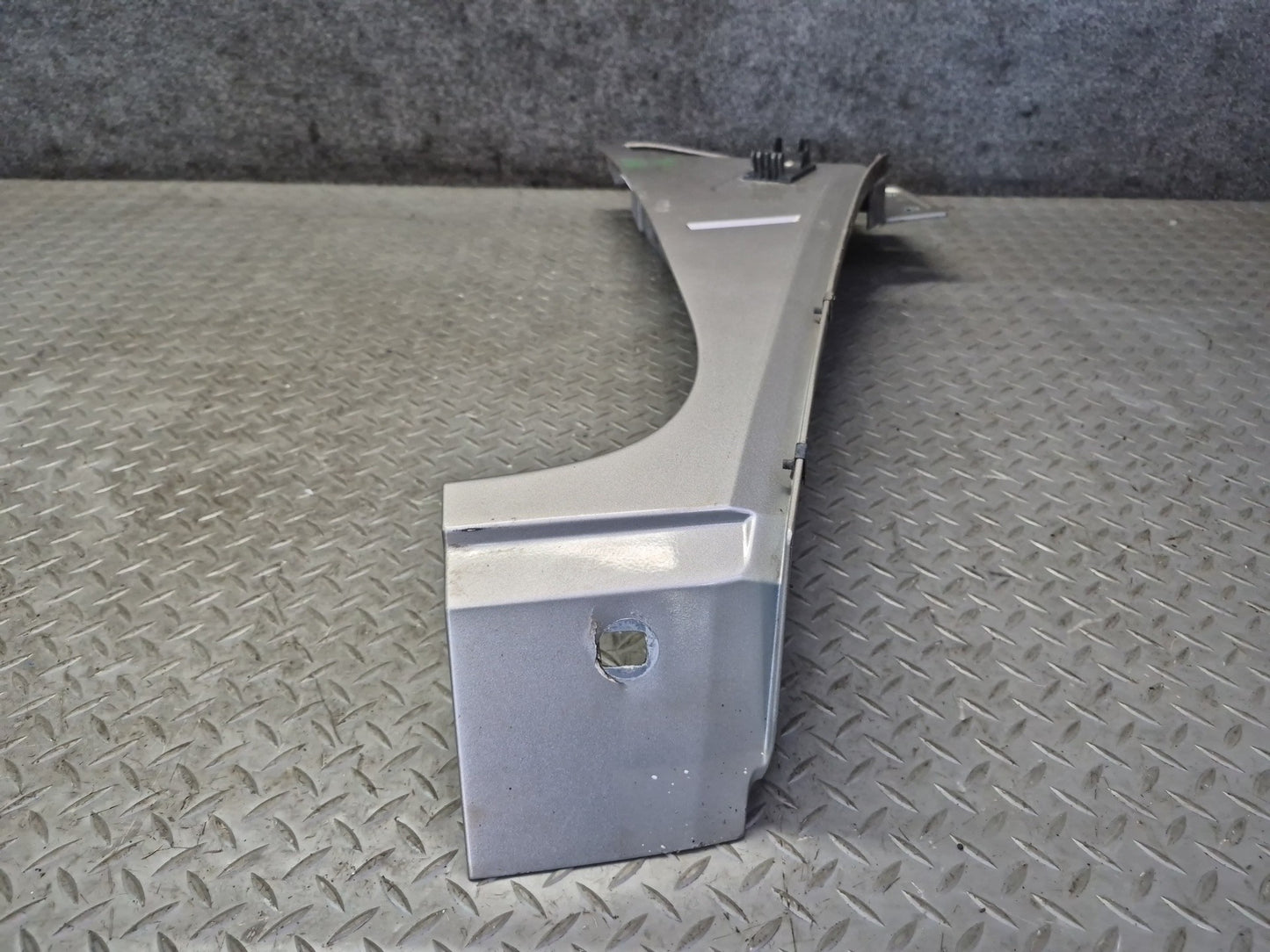 2003-2009 Hummer H2 Front Right Fender Shell Cover Panel Pewter Pearl 15062998