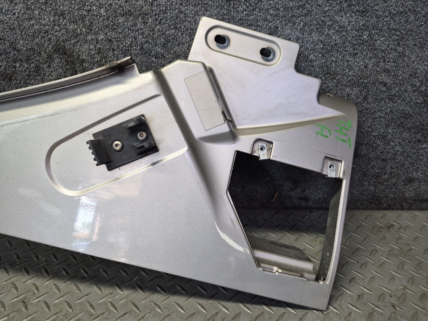 2003-2009 Hummer H2 Front Left Fender Shell Cover Panel Pewter Pearl 15062999