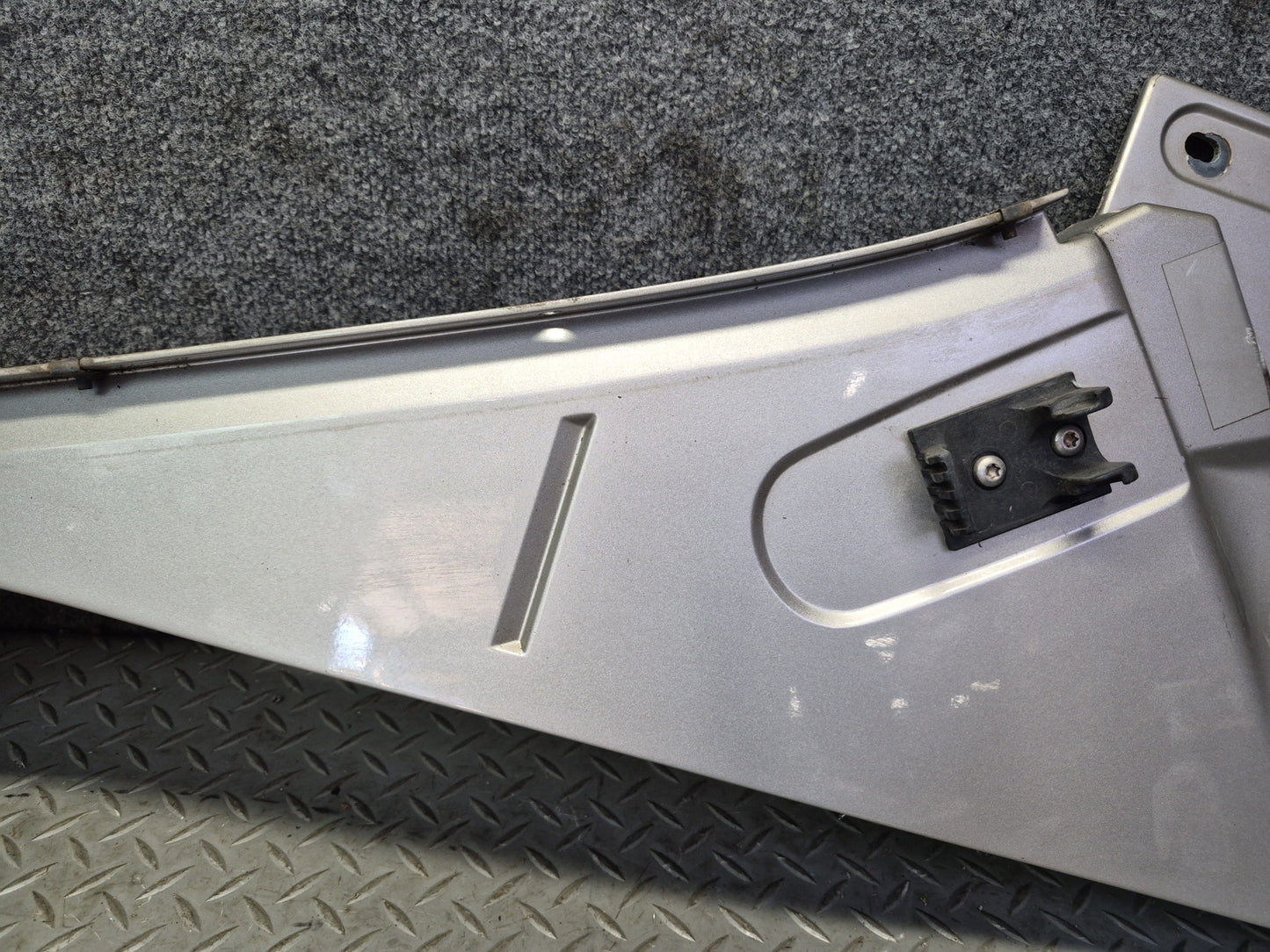 2003-2009 Hummer H2 Front Left Fender Shell Cover Panel Pewter Pearl 15062999