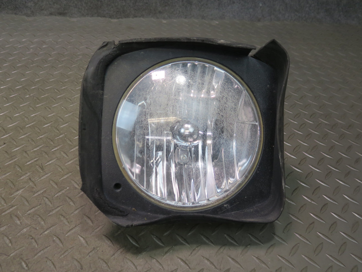 2003-2007 Hummer H2 Front Left & Right Halogen Headlight Lamp Set of 2