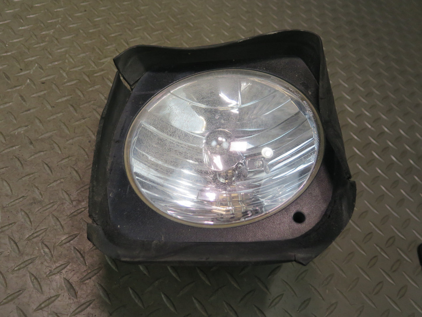 2003-2007 Hummer H2 Front Left & Right Halogen Headlight Lamp Set of 2