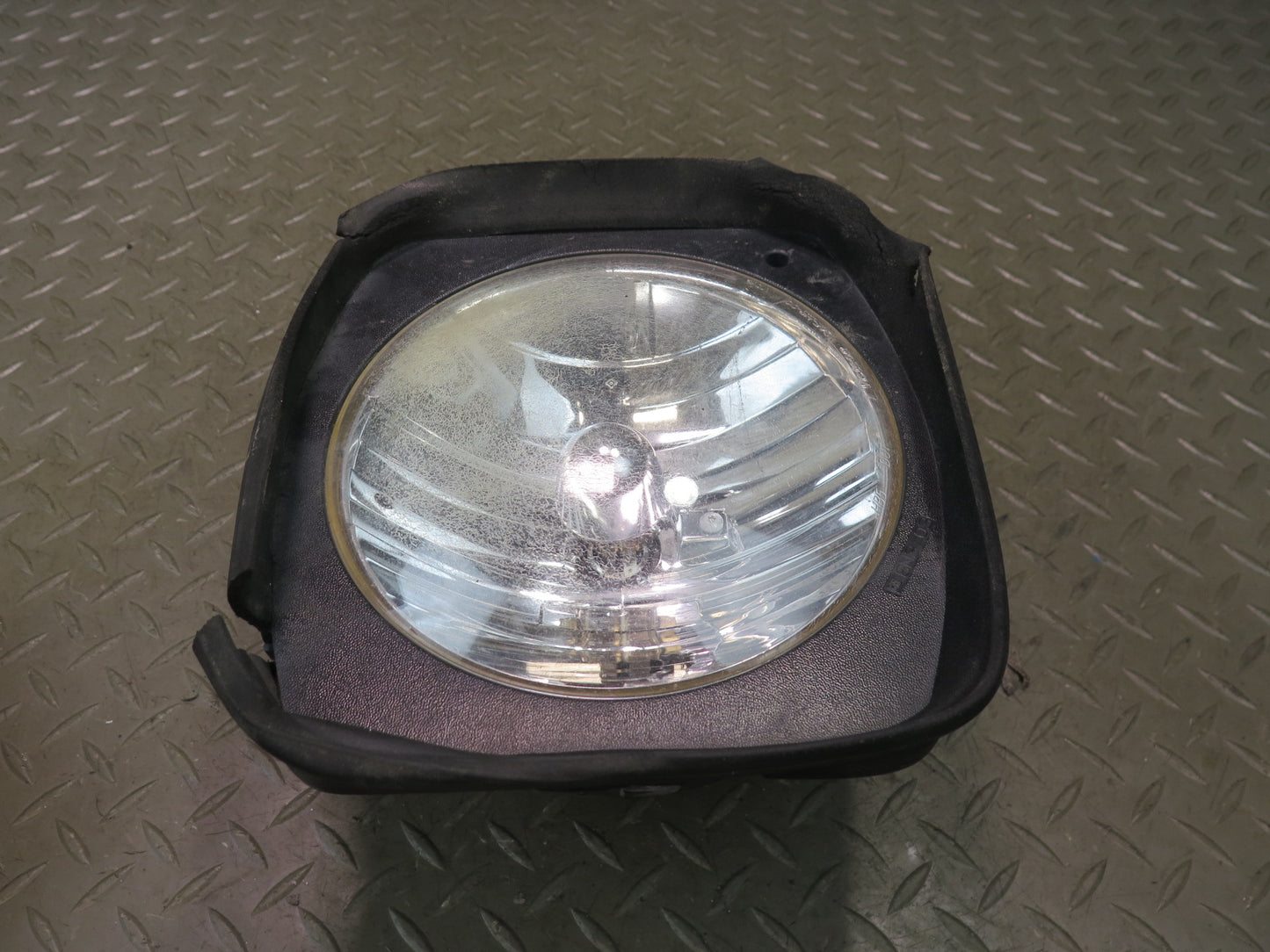 2003-2007 Hummer H2 Front Left & Right Halogen Headlight Lamp Set of 2