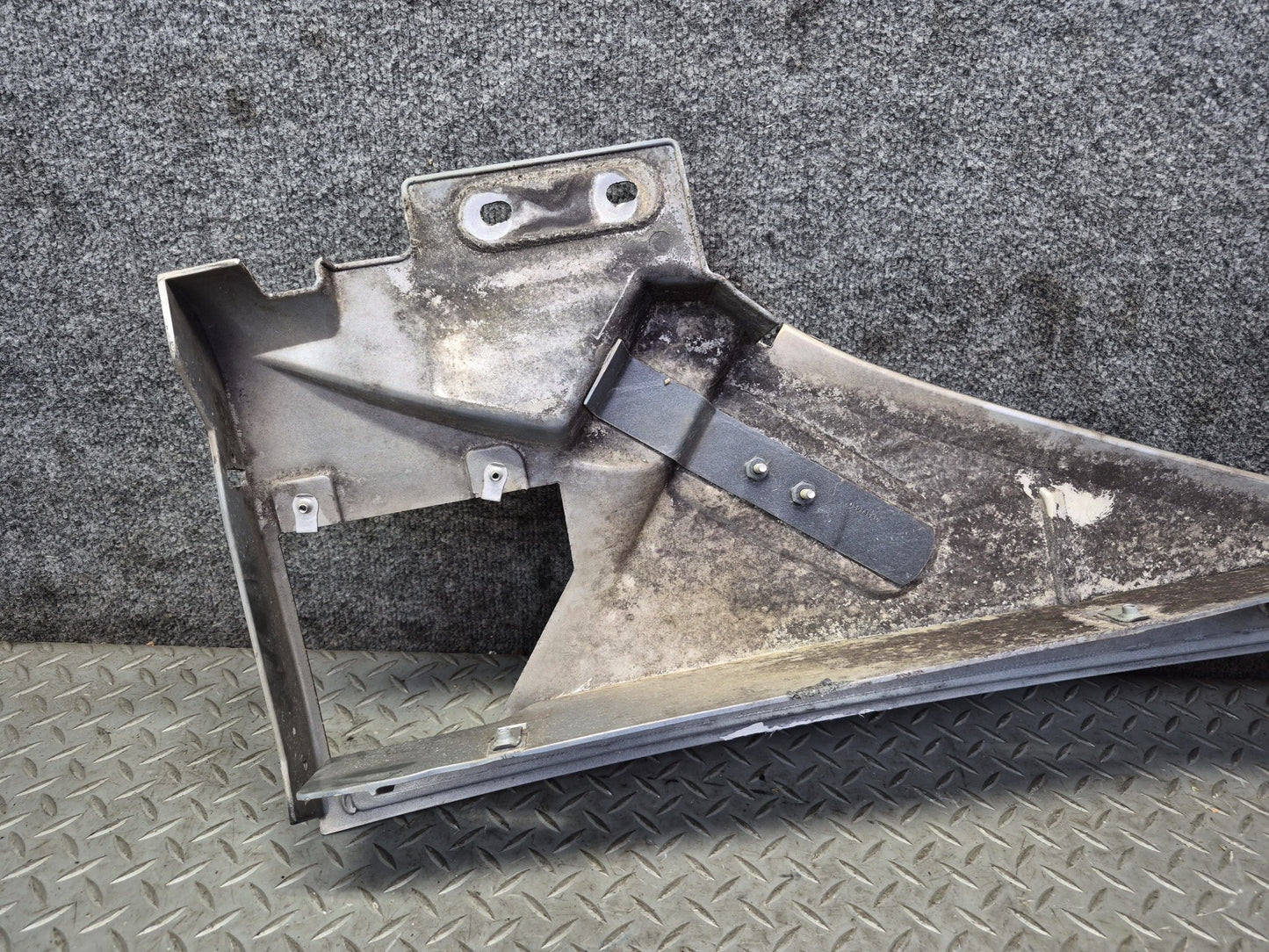 2003-2009 Hummer H2 Front Left Fender Shell Cover Panel Pewter Pearl 15062999