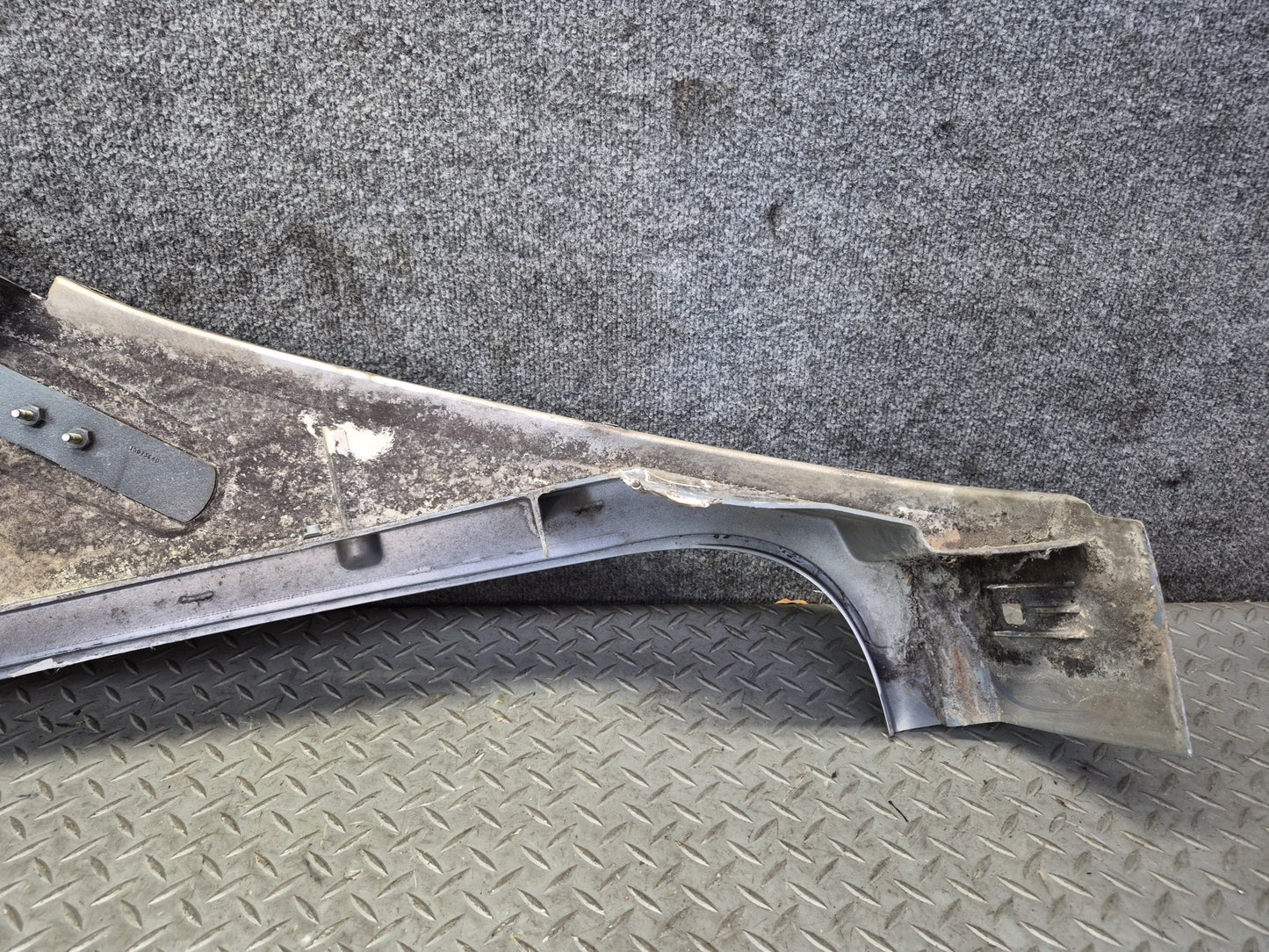 2003-2009 Hummer H2 Front Left Fender Shell Cover Panel Pewter Pearl 15062999