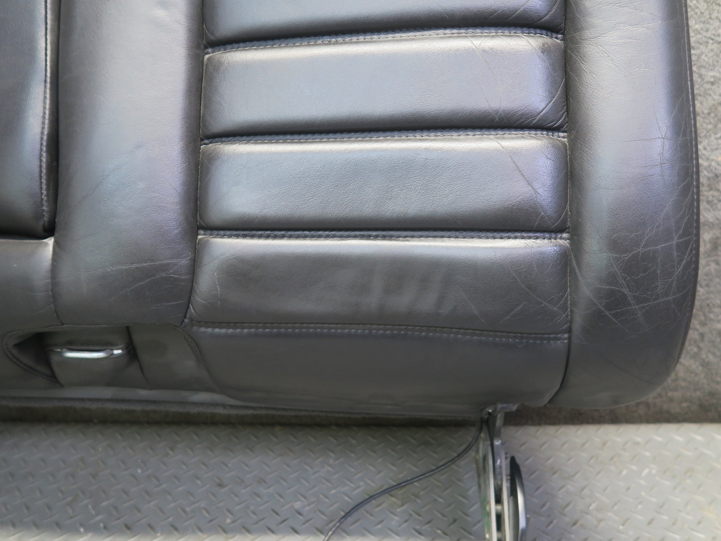 2005-2007 Hummer H2 Rear Left Seat Second 2ND ROW Upper Backrest Leather Cushion