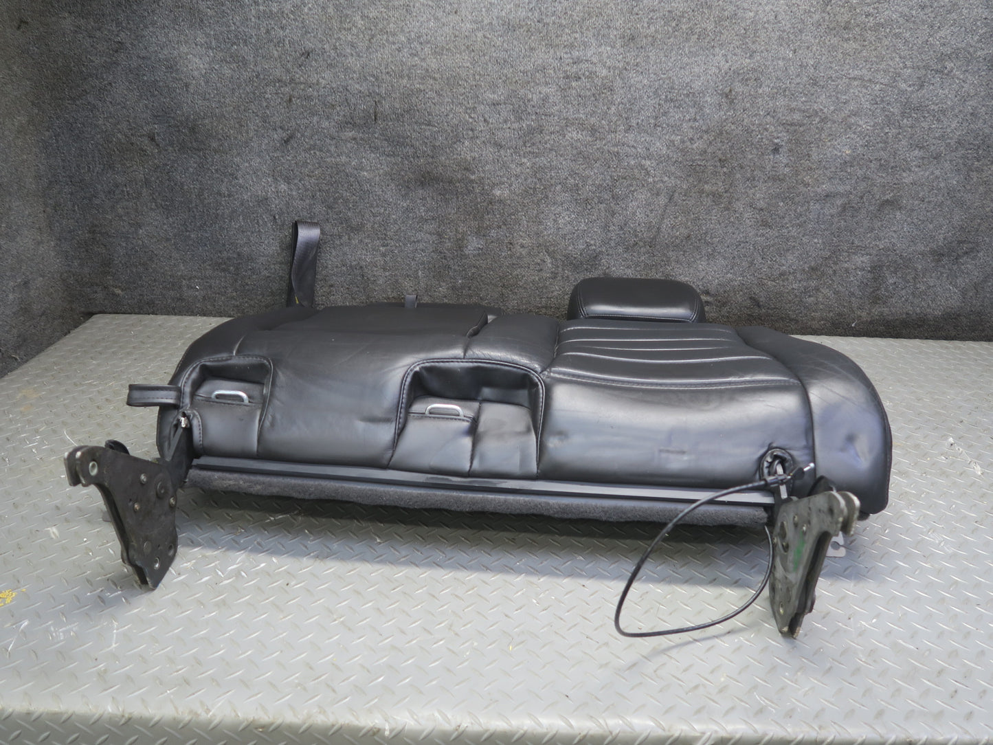 2005-2007 Hummer H2 Rear Left Seat Second 2ND ROW Upper Backrest Leather Cushion