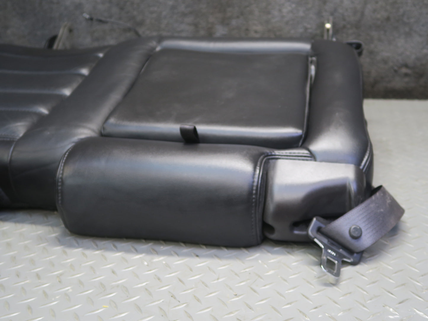 2005-2007 Hummer H2 Rear Left Seat Second 2ND ROW Upper Backrest Leather Cushion