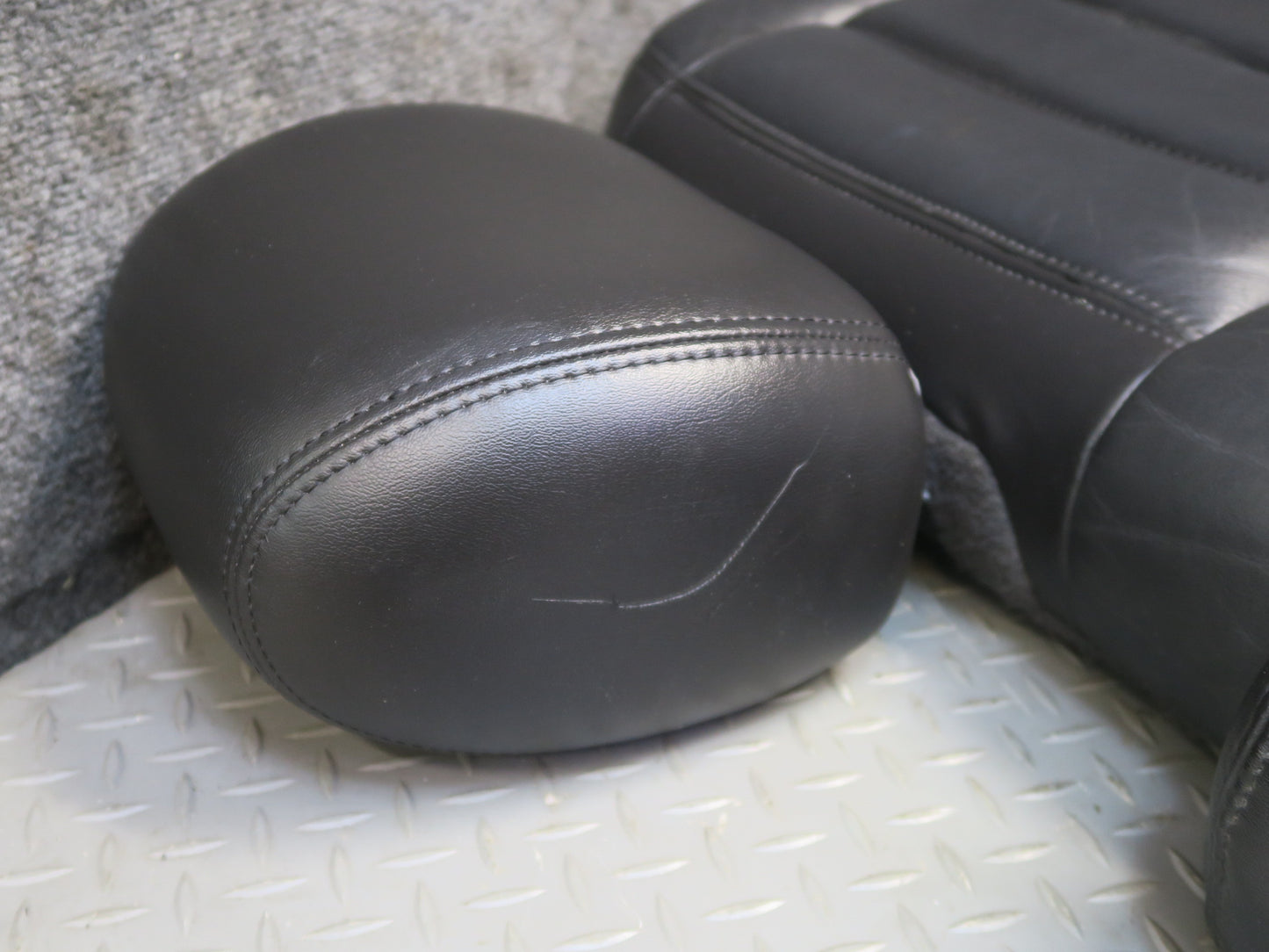 2005-2007 Hummer H2 Rear Left Seat Second 2ND ROW Upper Backrest Leather Cushion
