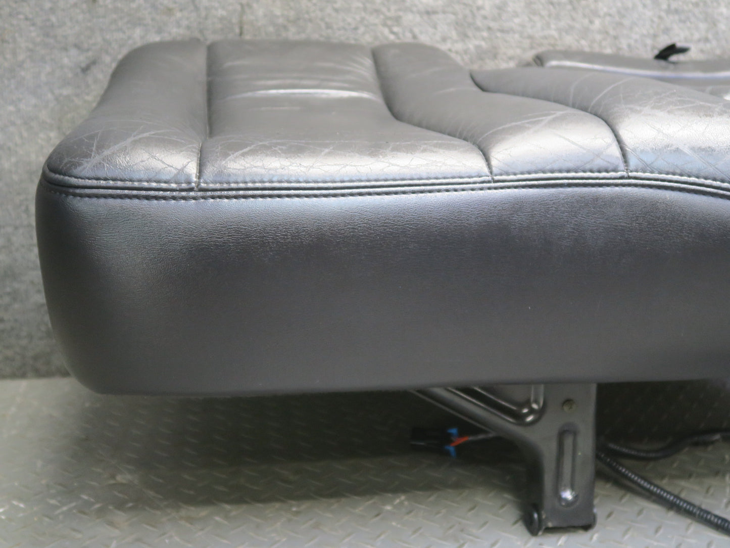 2005-2007 Hummer H2 Rear Left Second 2ND ROW Seat Lower Leather Cushion