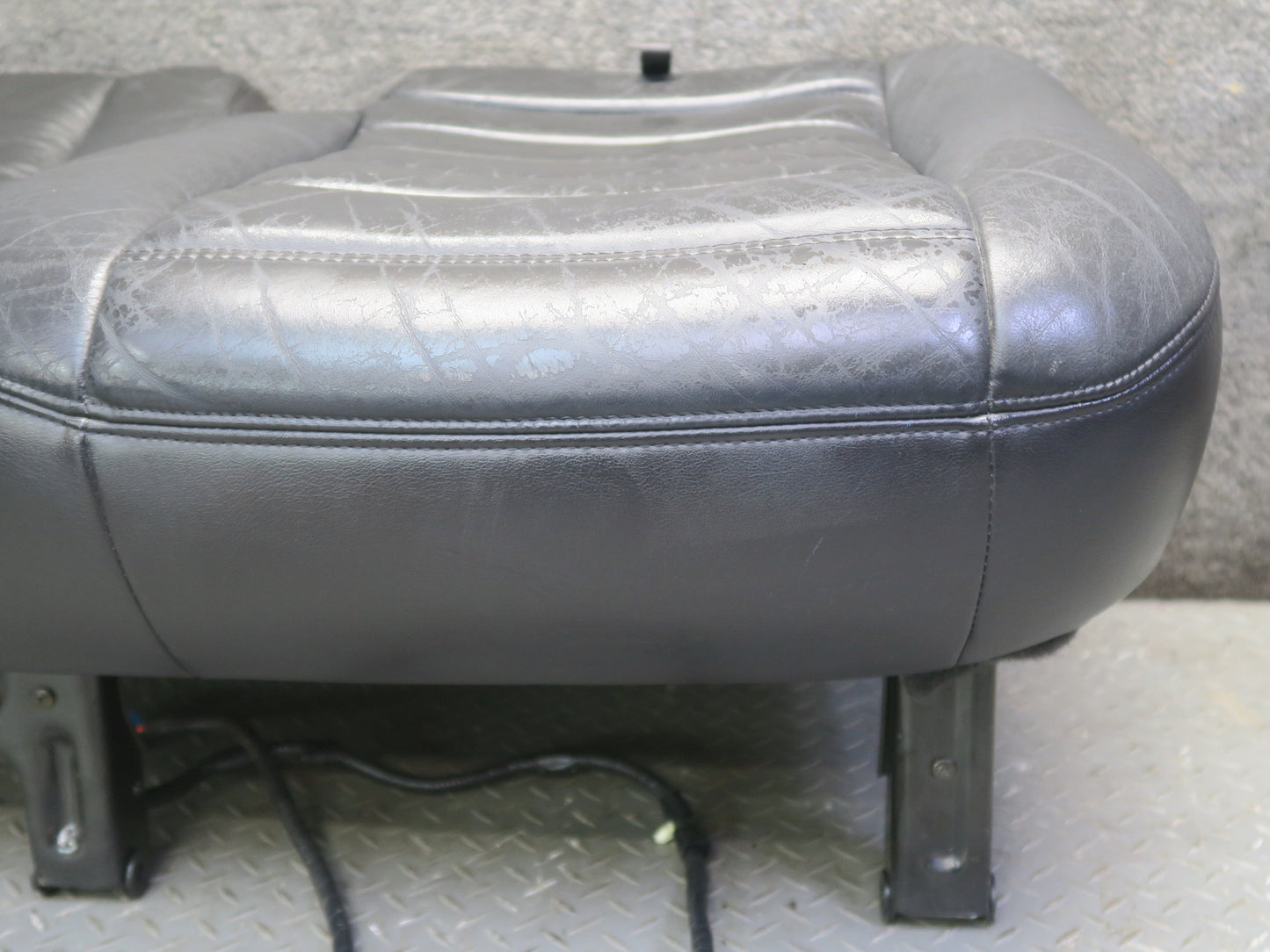 2005-2007 Hummer H2 Rear Left Second 2ND ROW Seat Lower Leather Cushion