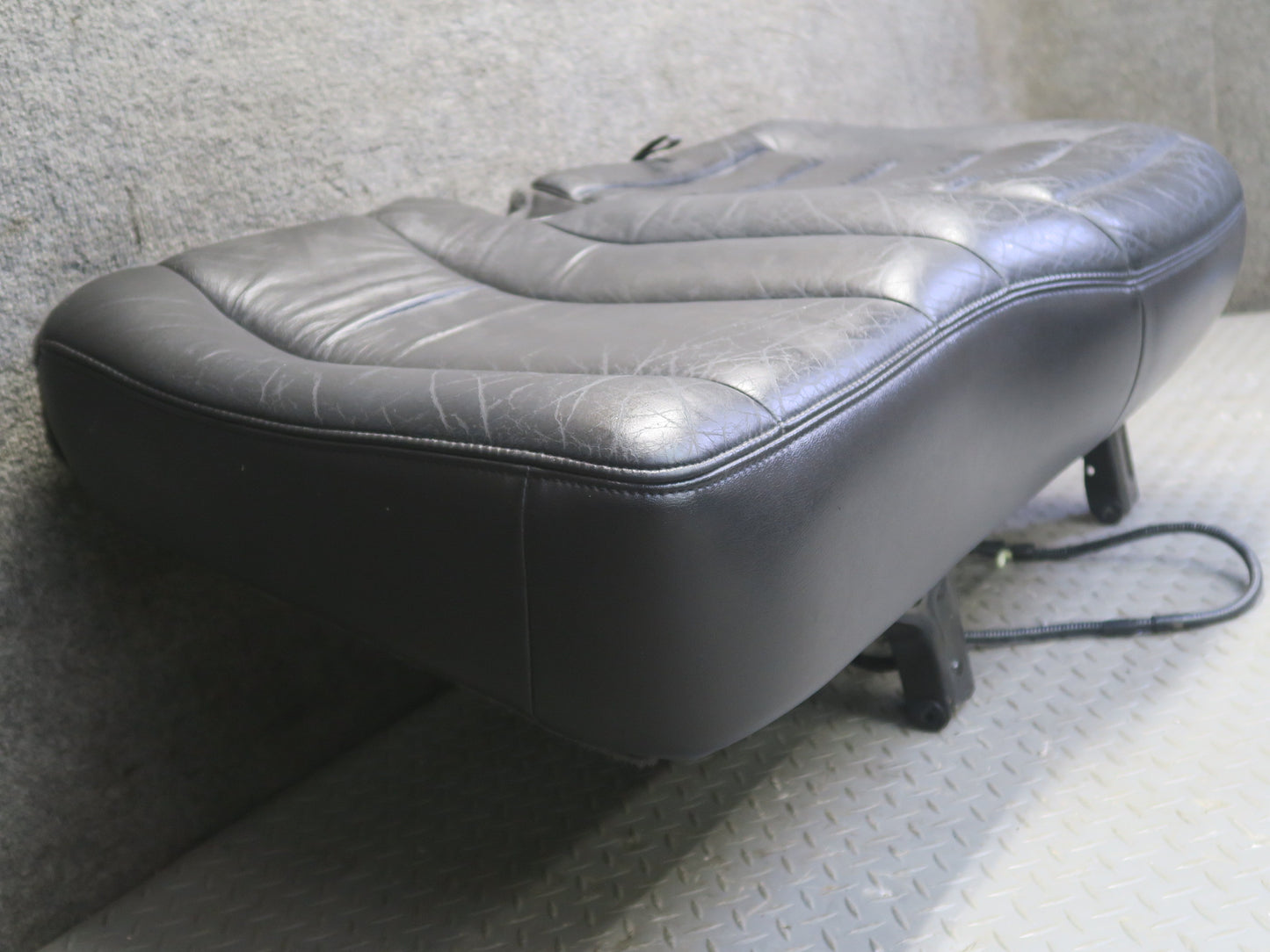 2005-2007 Hummer H2 Rear Left Second 2ND ROW Seat Lower Leather Cushion